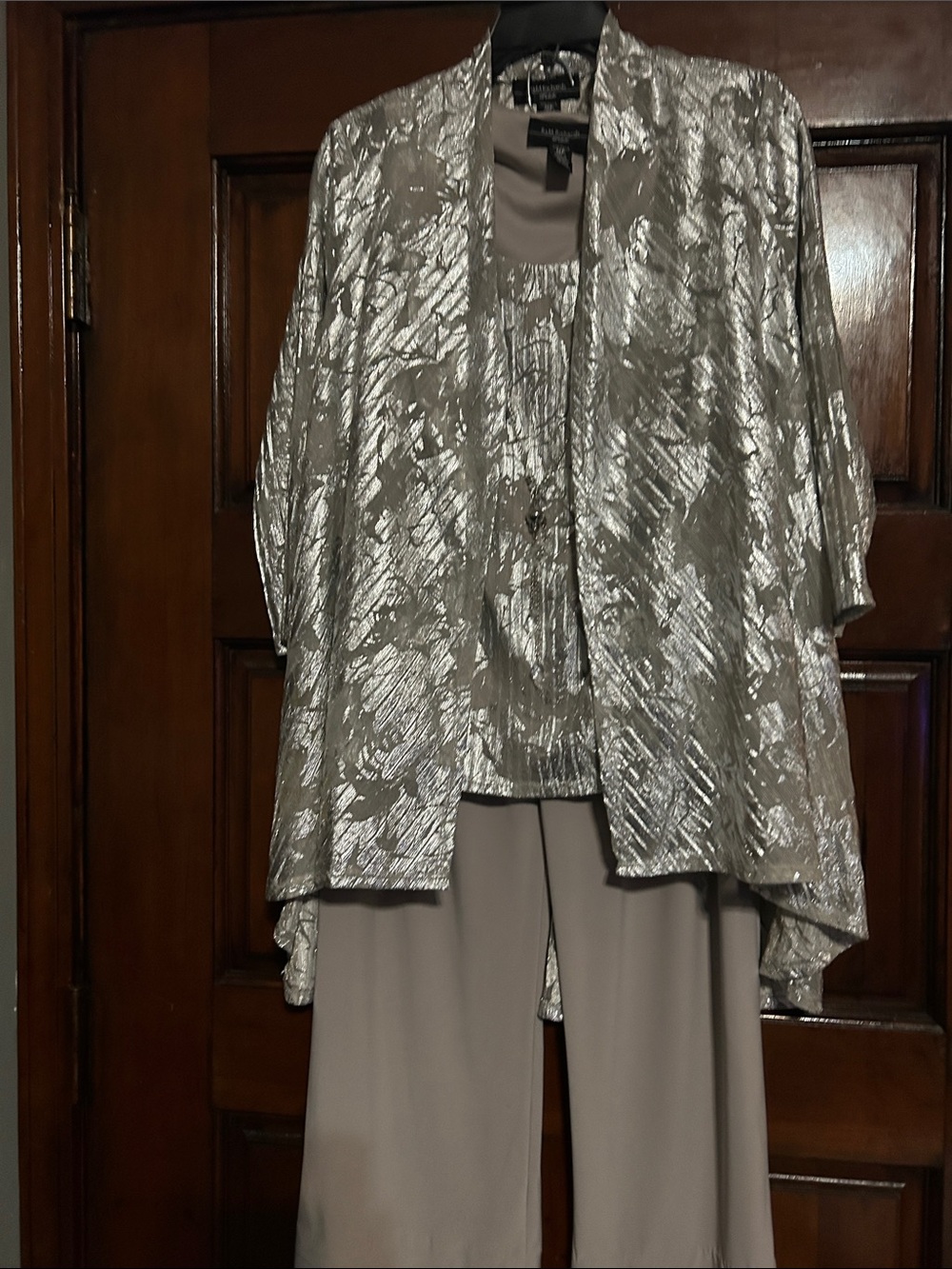 R&M Richards Silver Metallic Textured Open Jacket with Taupe Inner - Picture 9 of 9